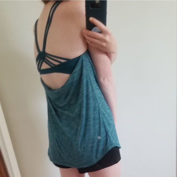 NWOT Lululemon Tank with built in bra Size 8 - Picture 3 of 8